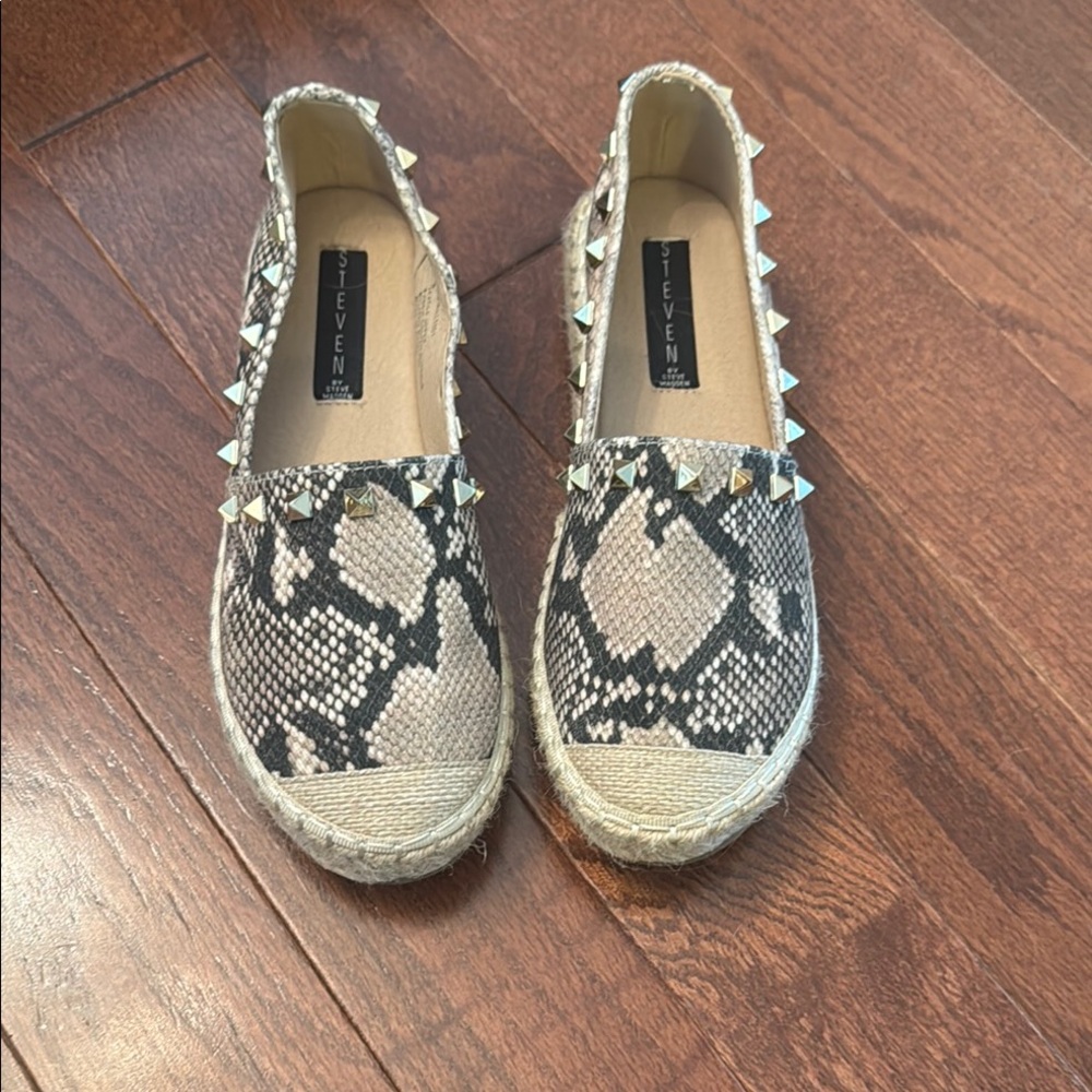 Steve Madden Black and Cream Espadrille Flats